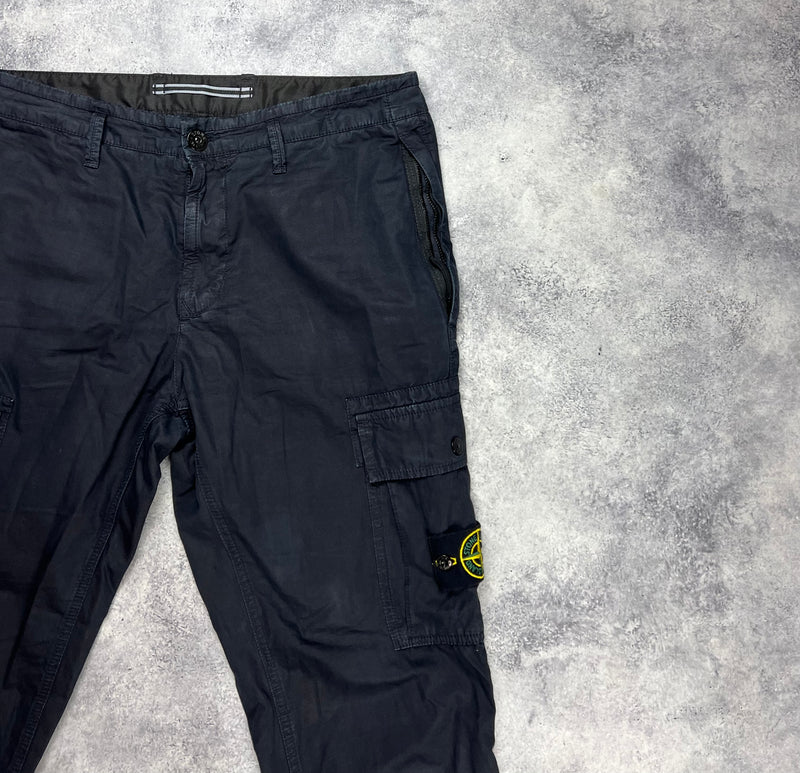 Stone island 2022 navy cargo trousers